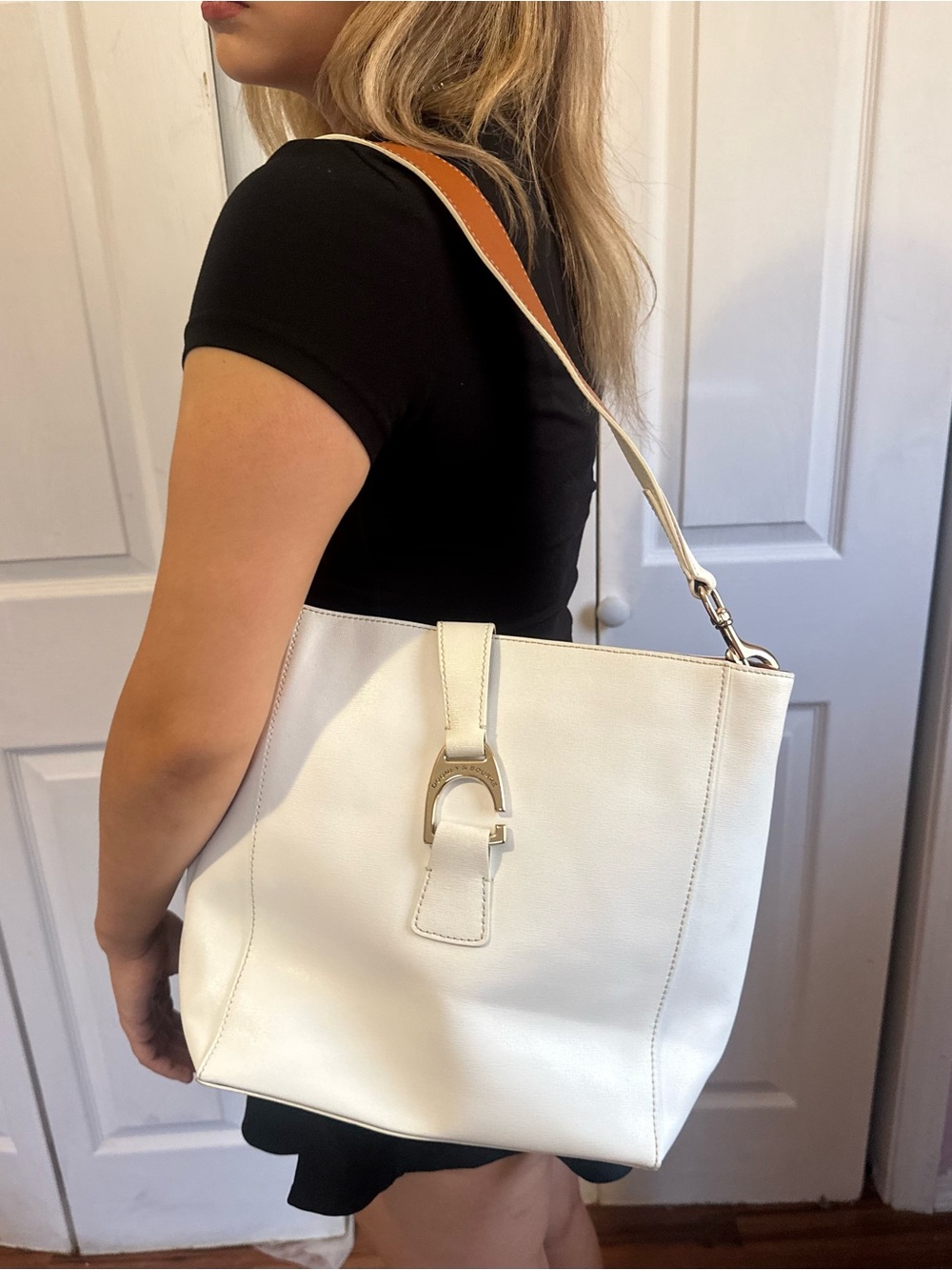 Dooney & Bourke white Ashby Saffiano leather purse